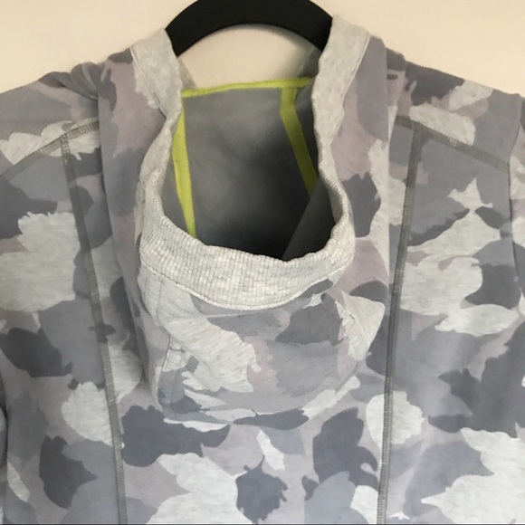 Athleta Girl Camouflage Zip Up Hoodie Girls XL 14 - Picture 9 of 12